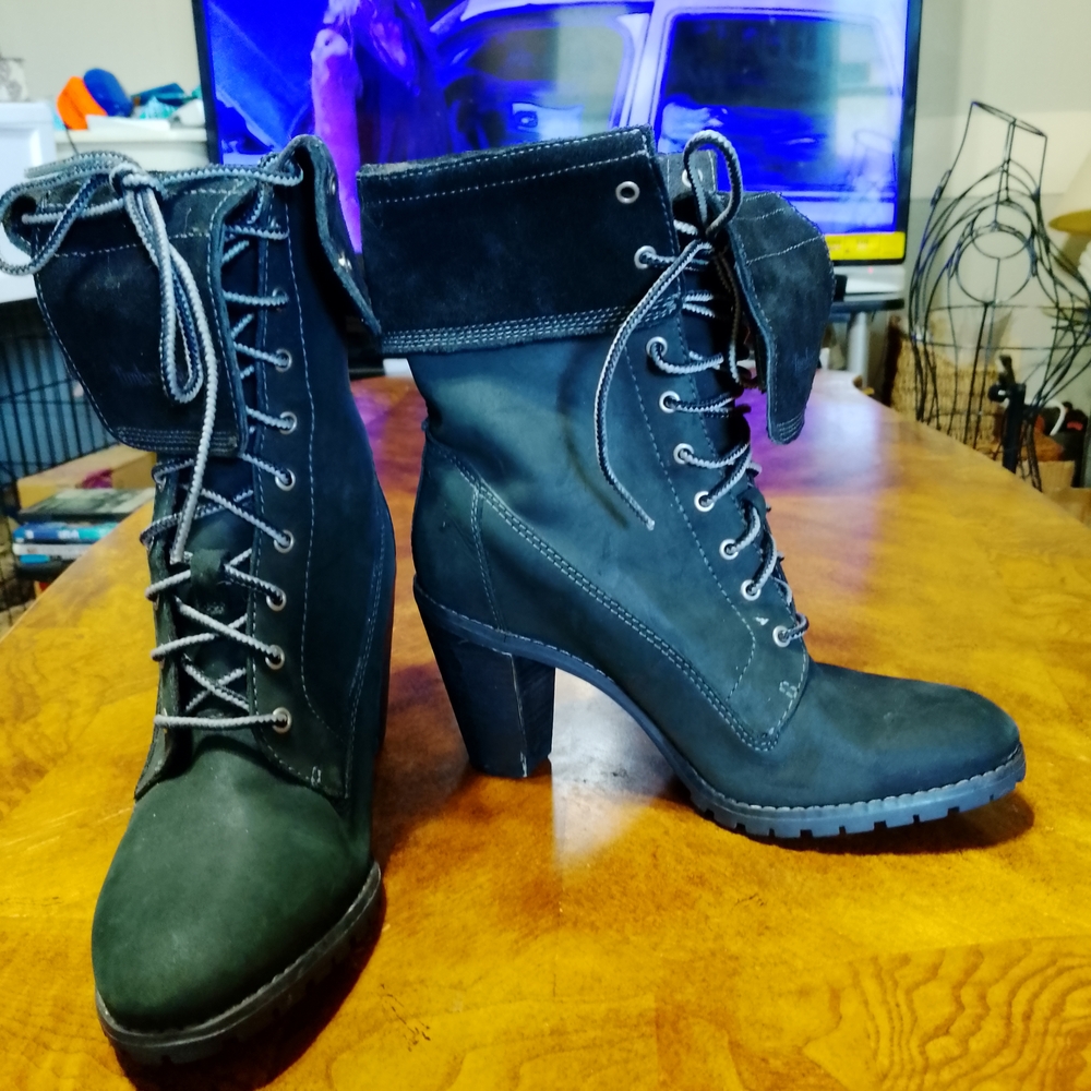 Timberland Black Ankle Boots with Rugged Sole